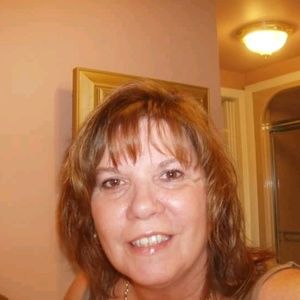 Meet your Posher, Carmela